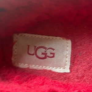 Ugg Tasman used size 9 burgundy color